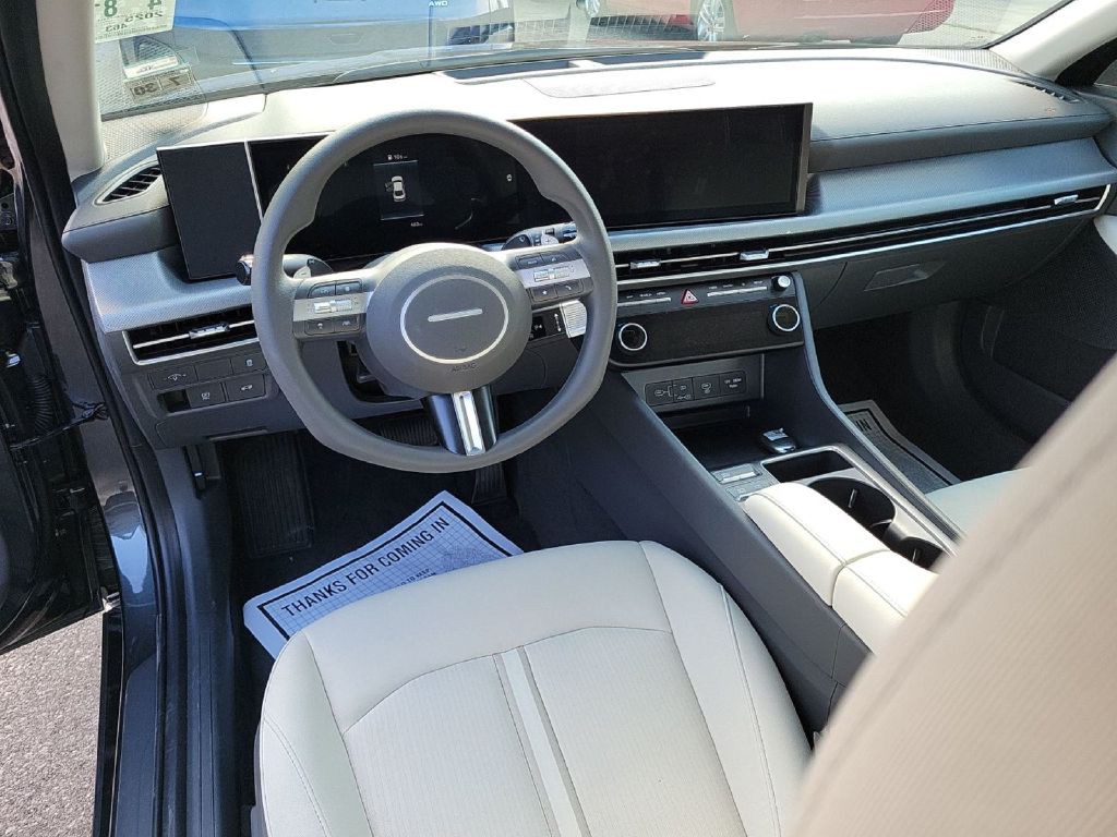2025 Hyundai Sonata Image 8