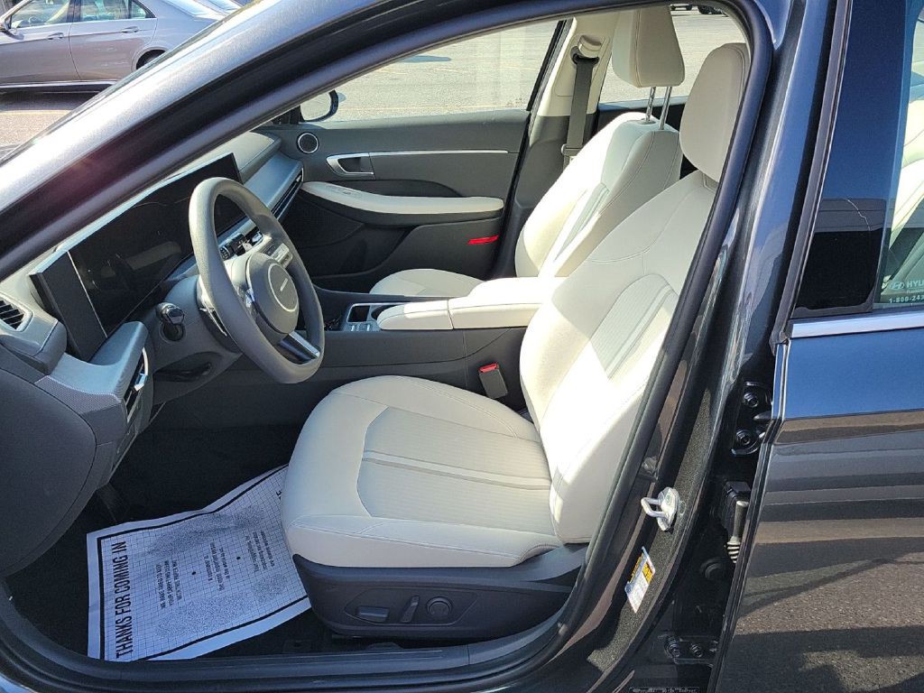 2025 Hyundai Sonata Image 9
