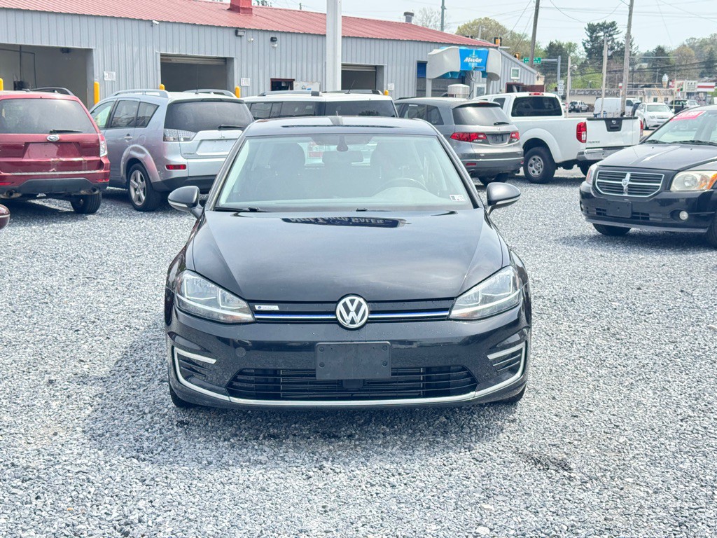 2019 Volkswagen Golf Image 2