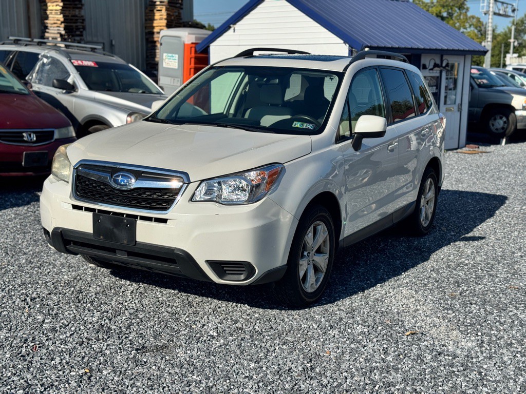 2014 Subaru Forester Image 1