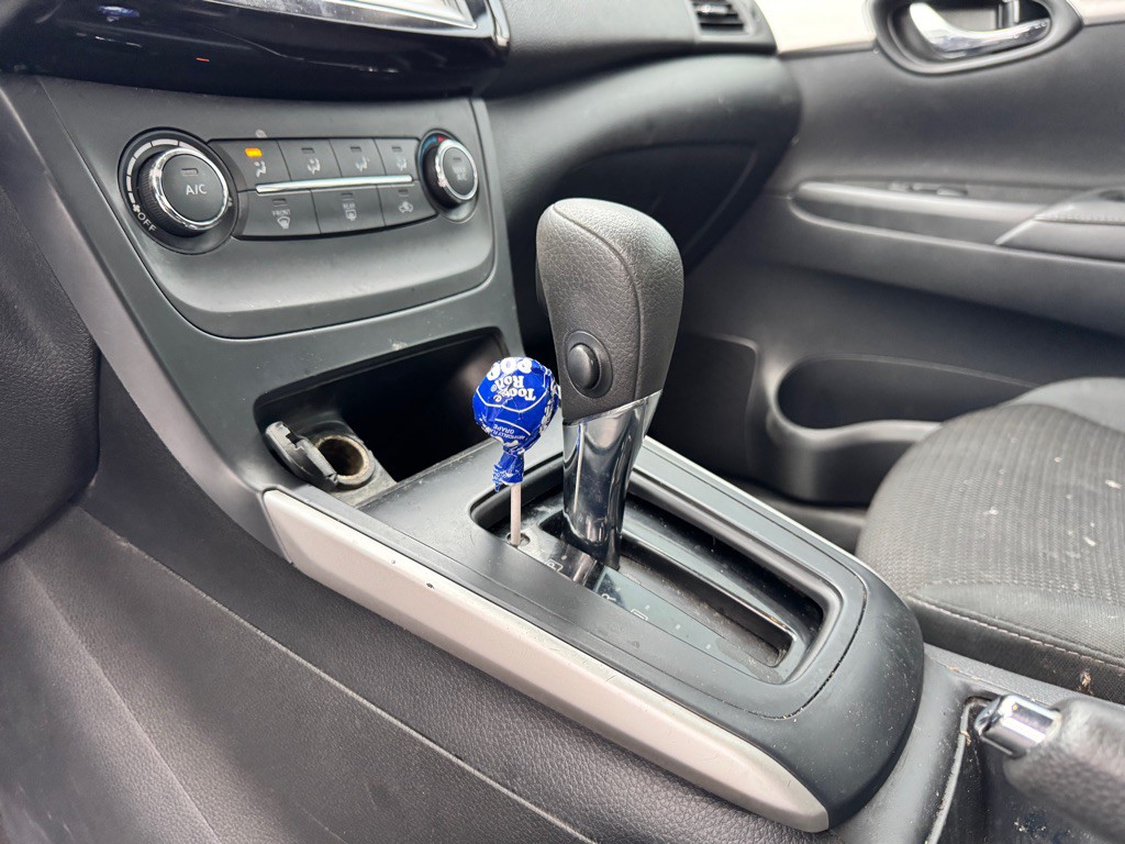 2019 Nissan Sentra Image 8