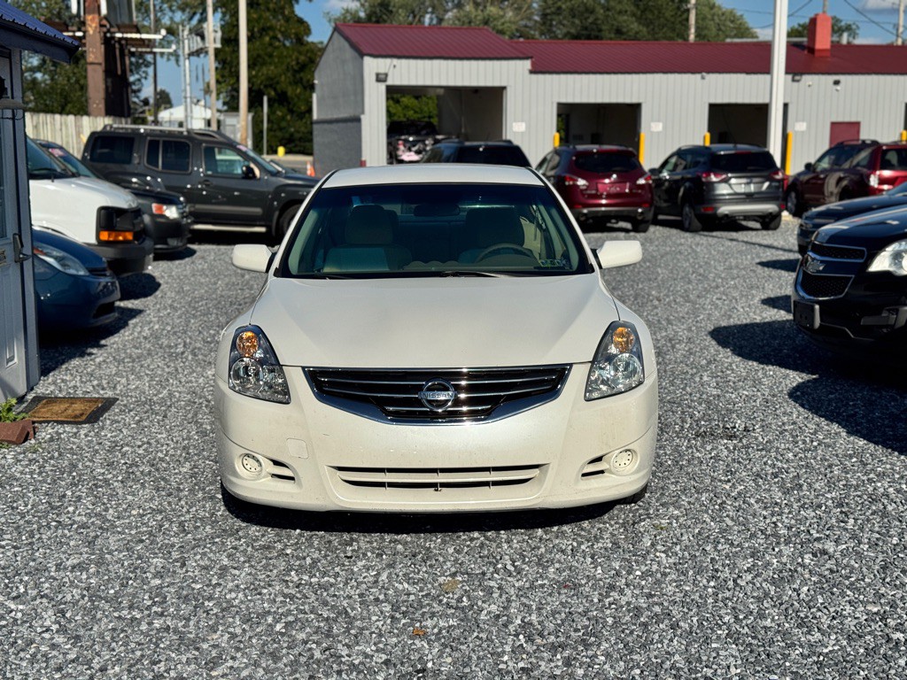 2010 Nissan Altima Image 2