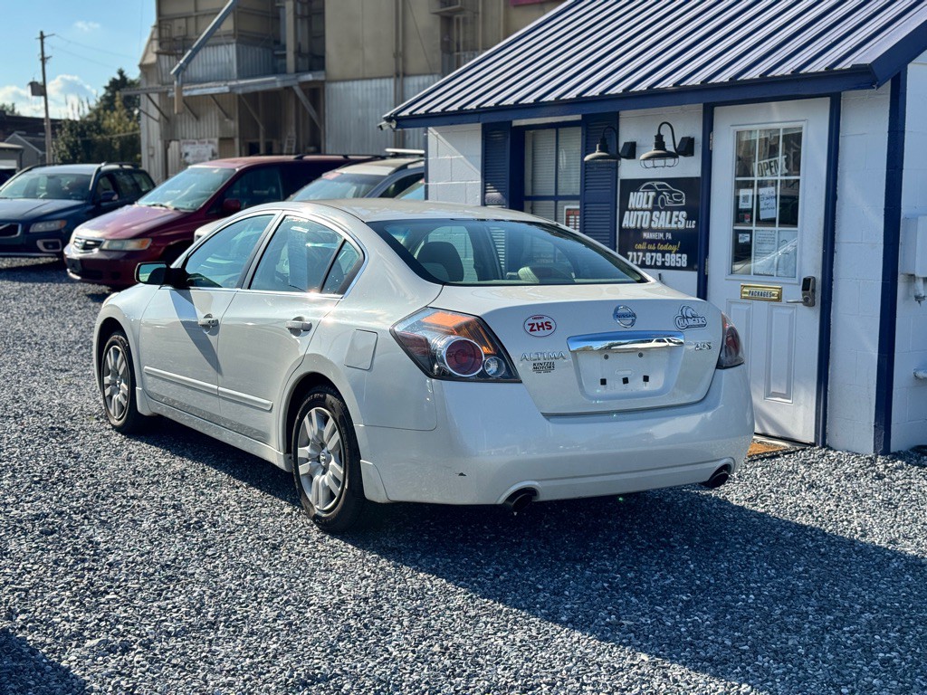 2010 Nissan Altima Image 4
