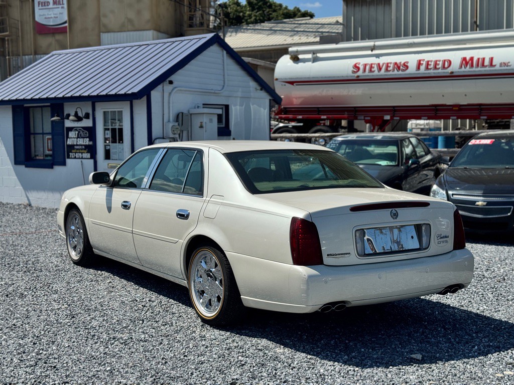 2000 Cadillac DeVille Image 6