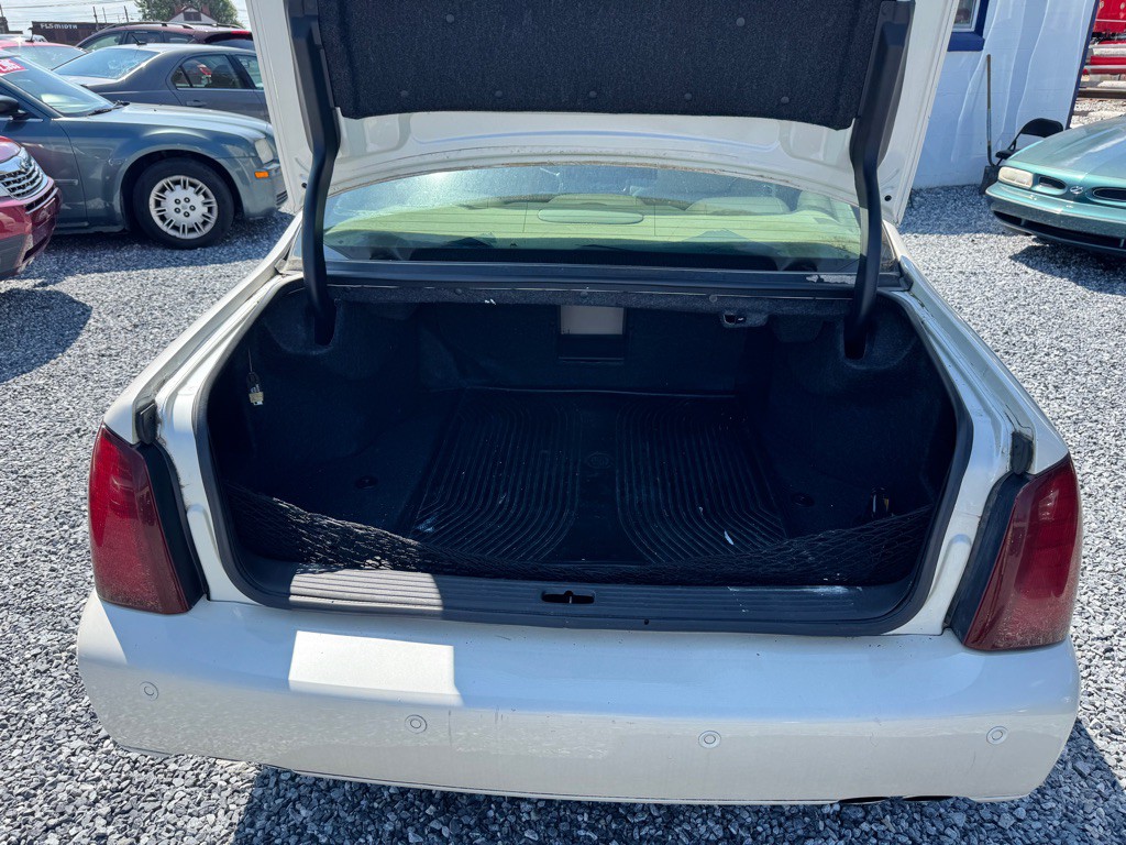 2000 Cadillac DeVille Image 10