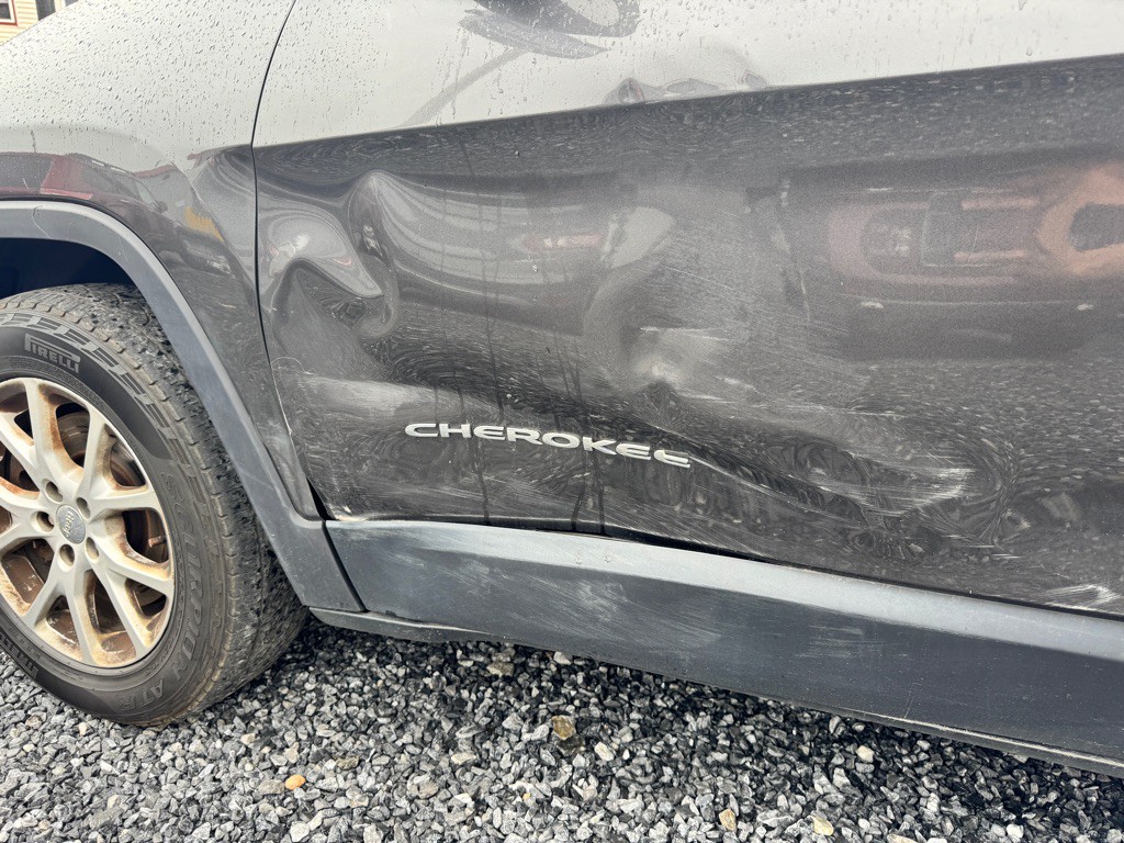 2016 Jeep Cherokee Image 8