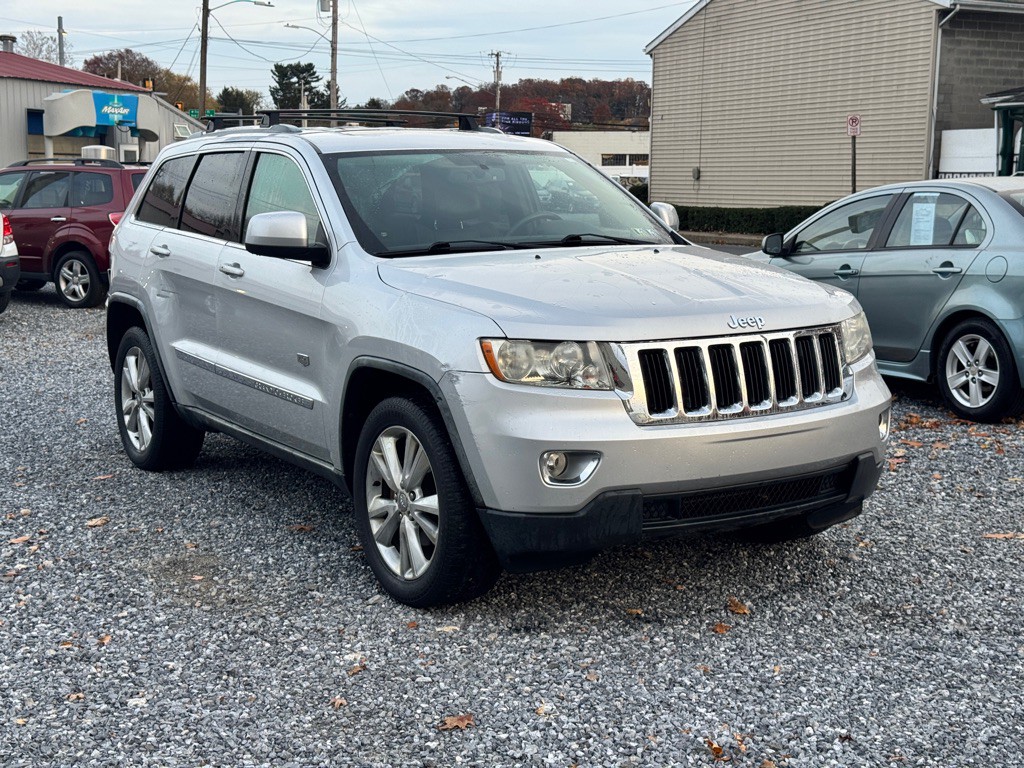 2011 Jeep Grand Cherokee Image 3