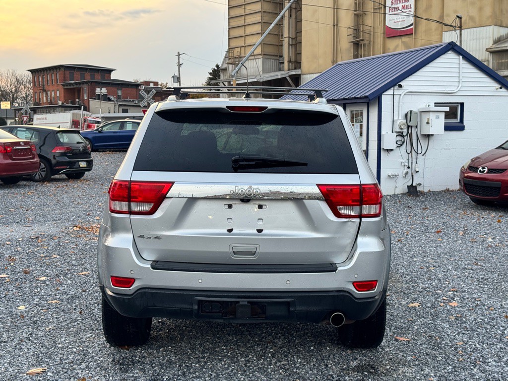 2011 Jeep Grand Cherokee Image 5