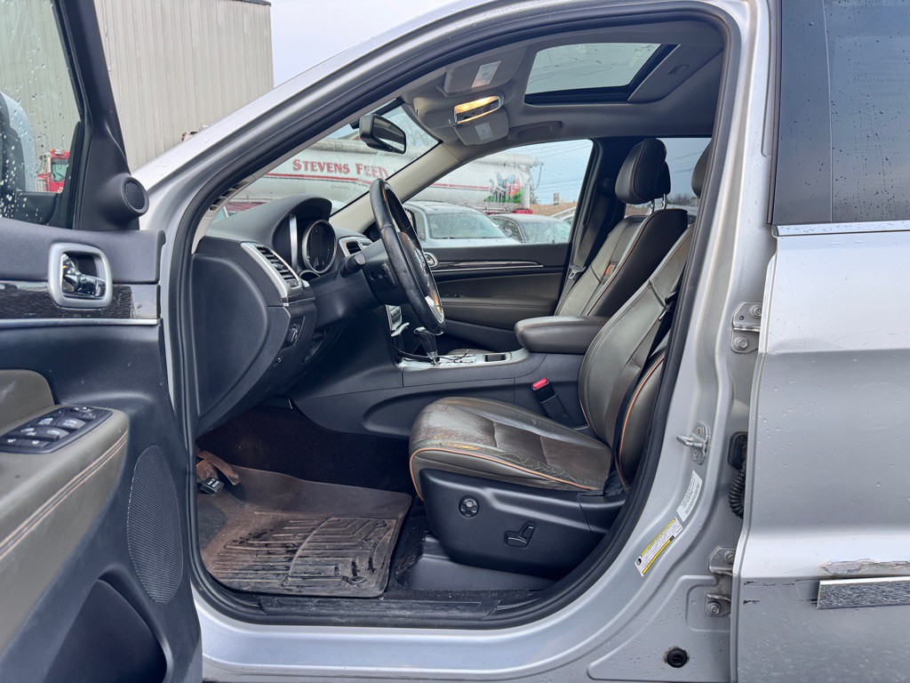 2011 Jeep Grand Cherokee Image 9