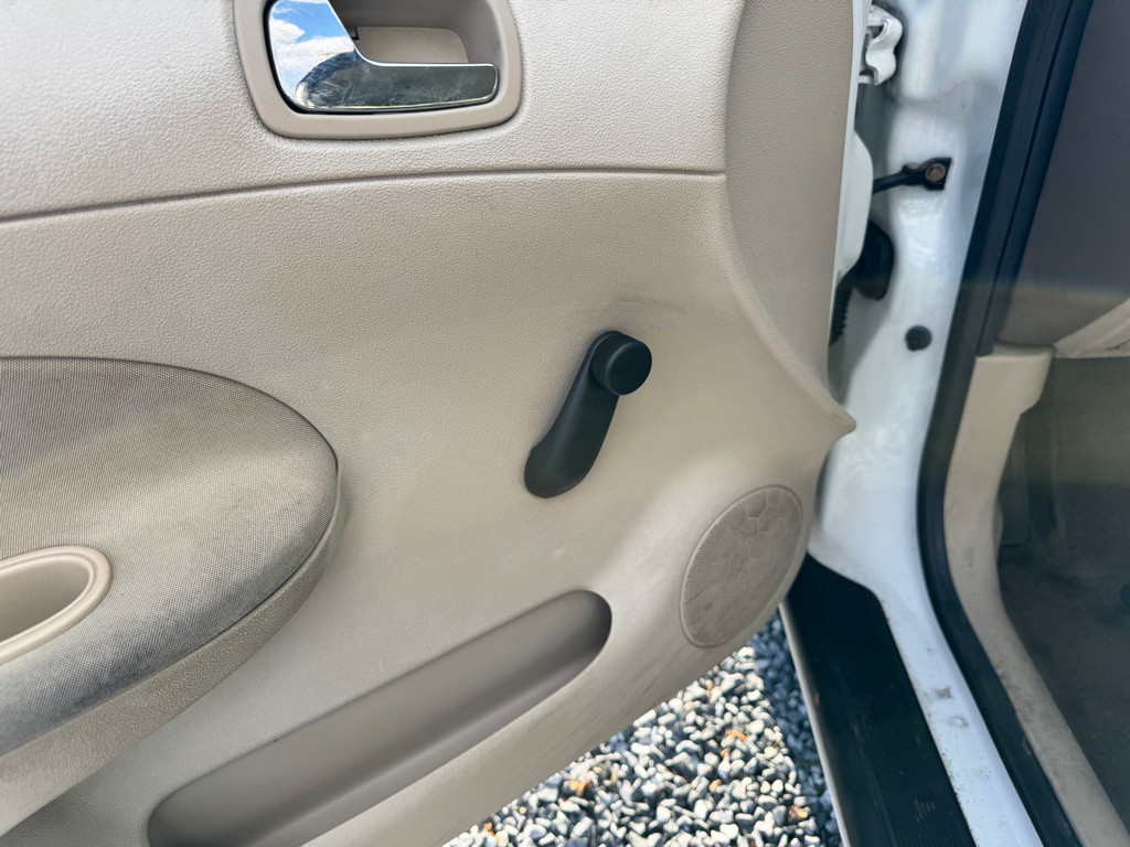 2007 Chevrolet Cobalt Image 11
