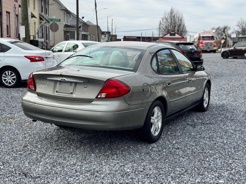 2002 Ford Taurus Image 4