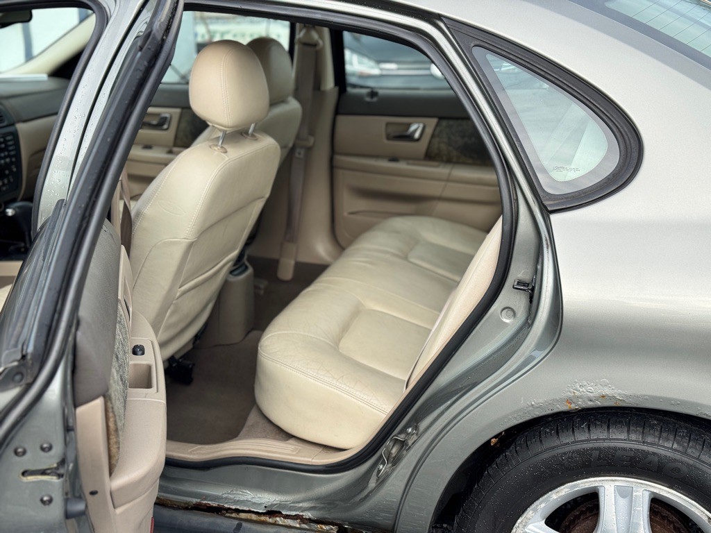 2002 Ford Taurus Image 7