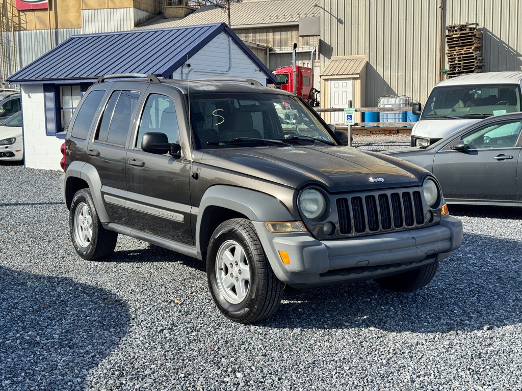 2005 Jeep Liberty Image 3