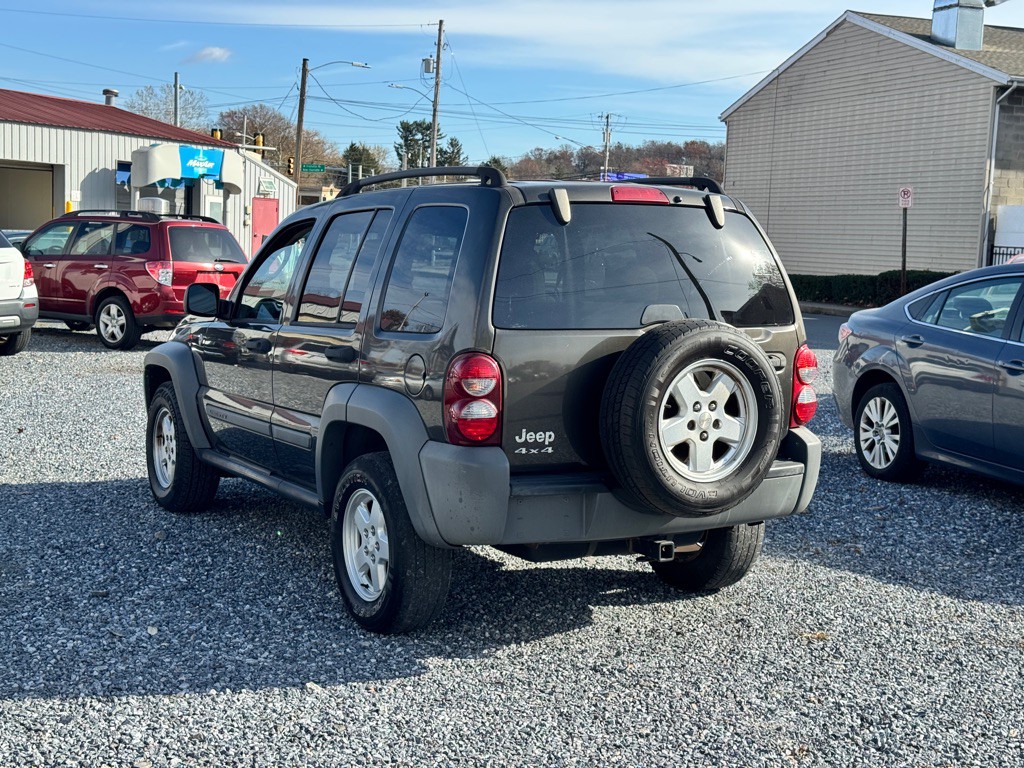 2005 Jeep Liberty Image 6