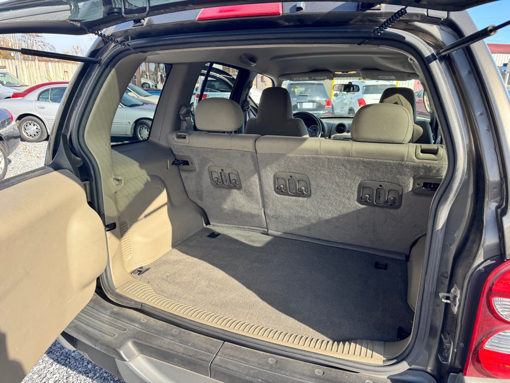 2005 Jeep Liberty Image 10