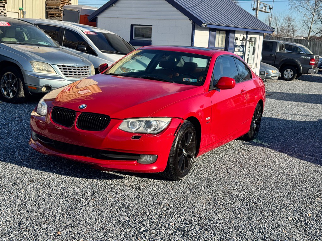 2013 BMW 3 Series Image 1