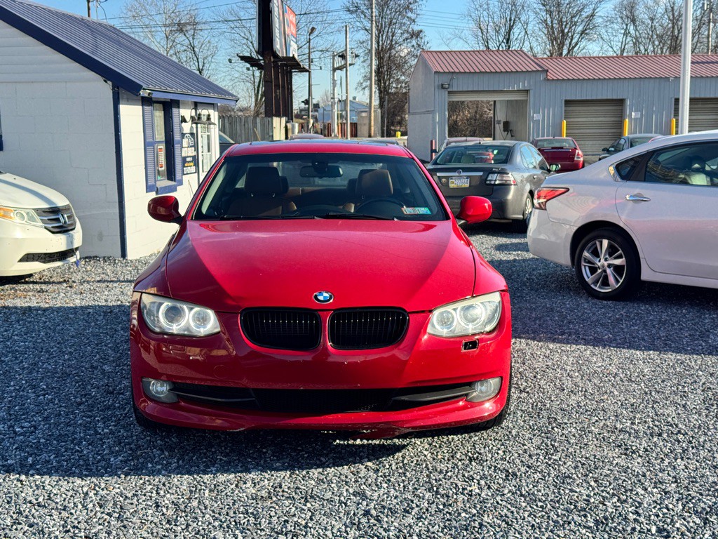 2013 BMW 3 Series Image 2