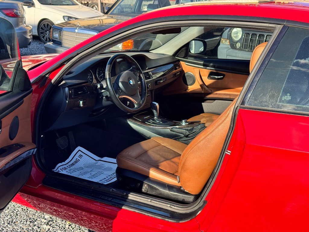 2013 BMW 3 Series Image 8