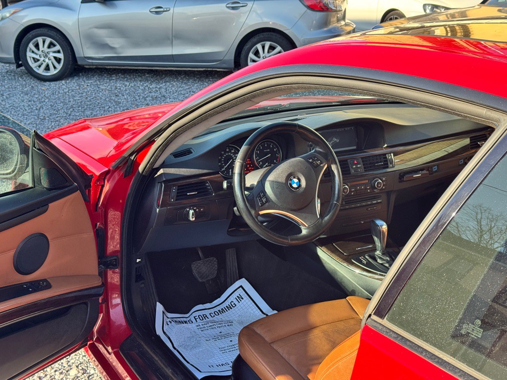 2013 BMW 3 Series Image 9