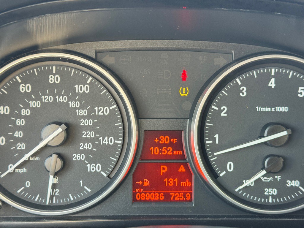 2013 BMW 3 Series Image 10