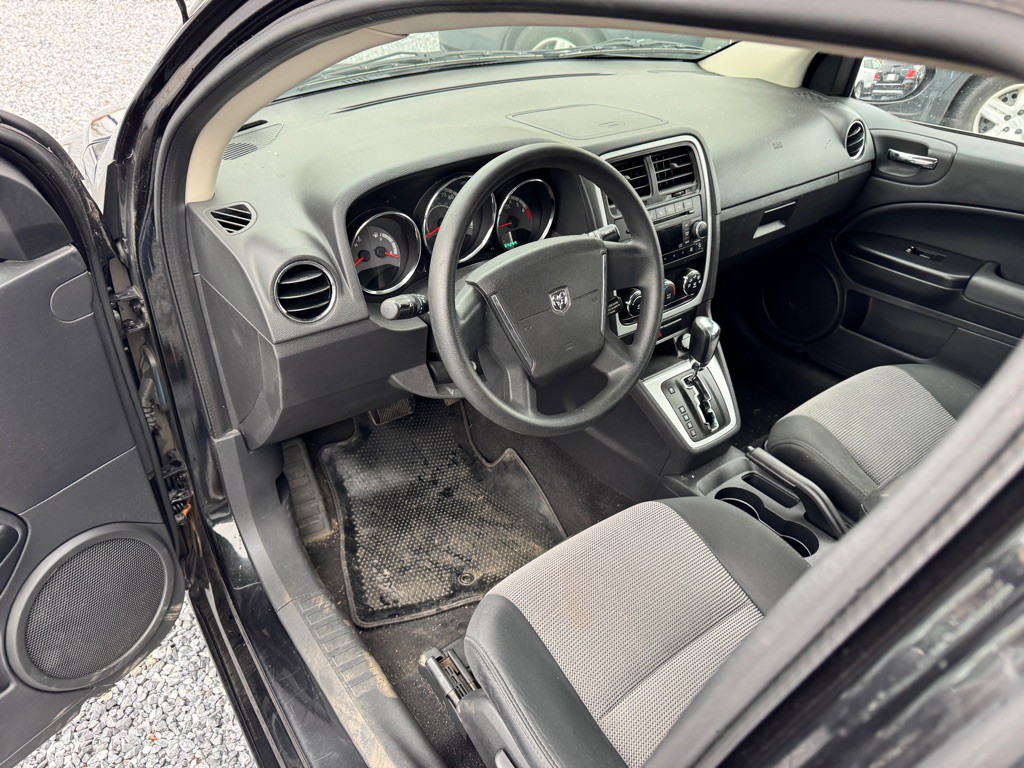 2010 Dodge Caliber Image 9