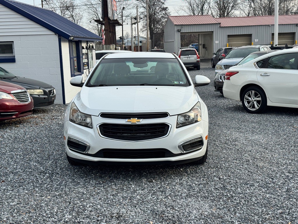 2016 Chevrolet Cruze Image 2