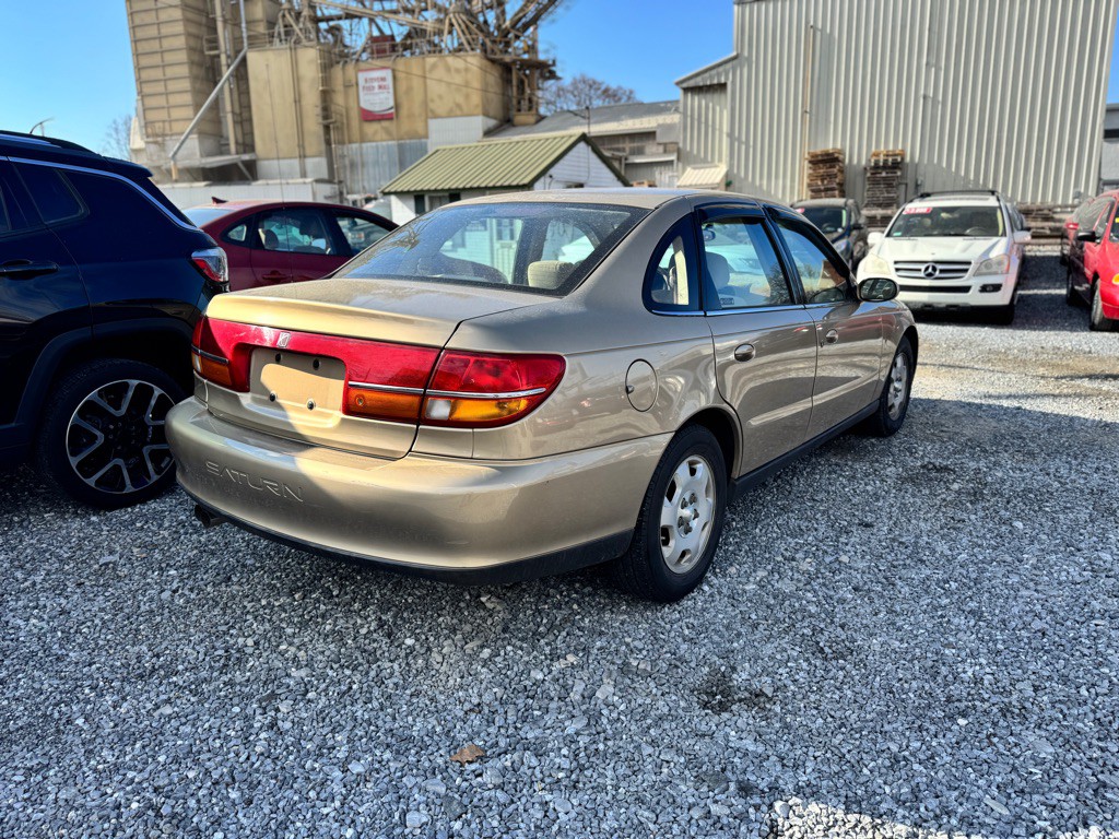 2002 Saturn L300 Image 4