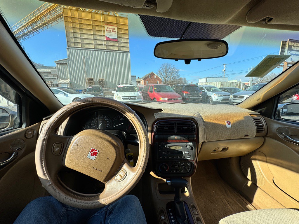 2002 Saturn L300 Image 11