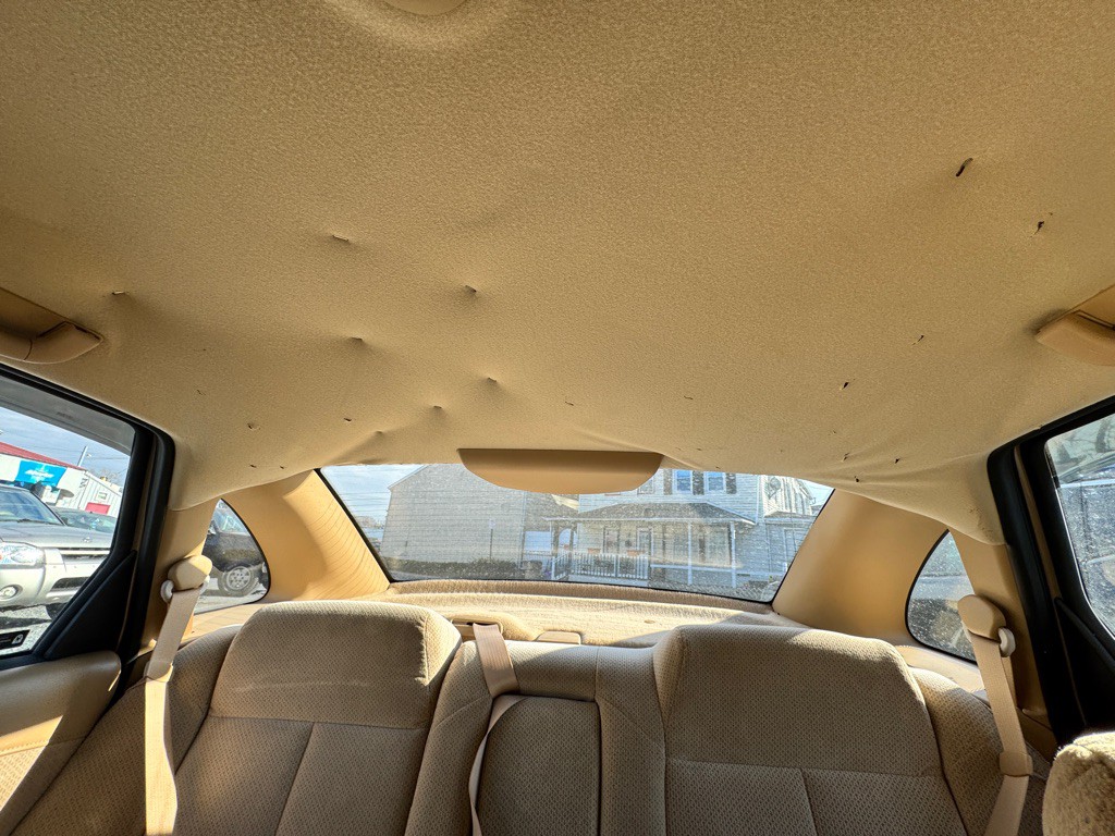 2002 Saturn L300 Image 13