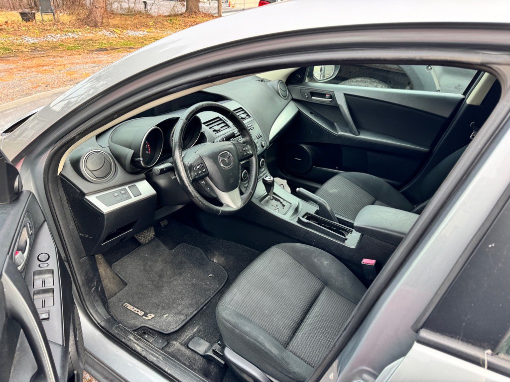 2013 Mazda Mazda3 Image 6