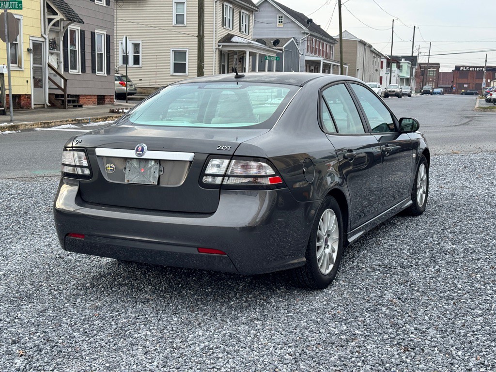 2010 Saab 9-3 Image 4