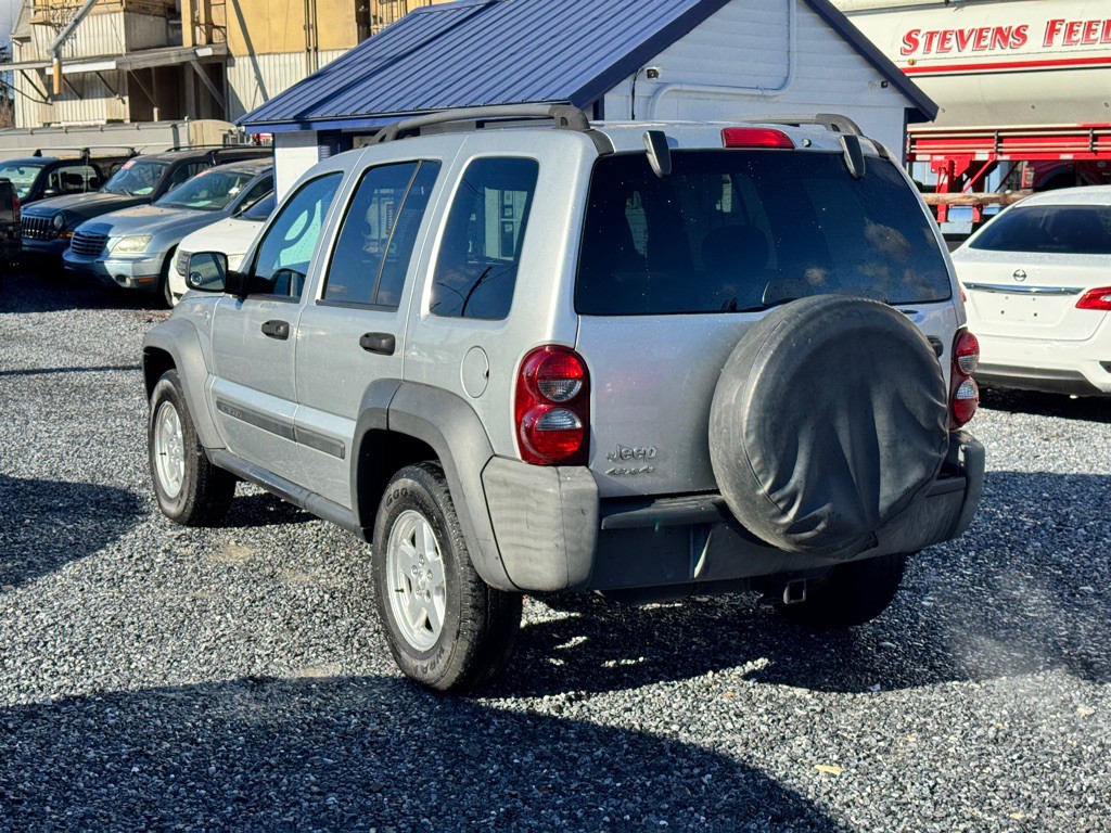 2007 Jeep Liberty Image 6