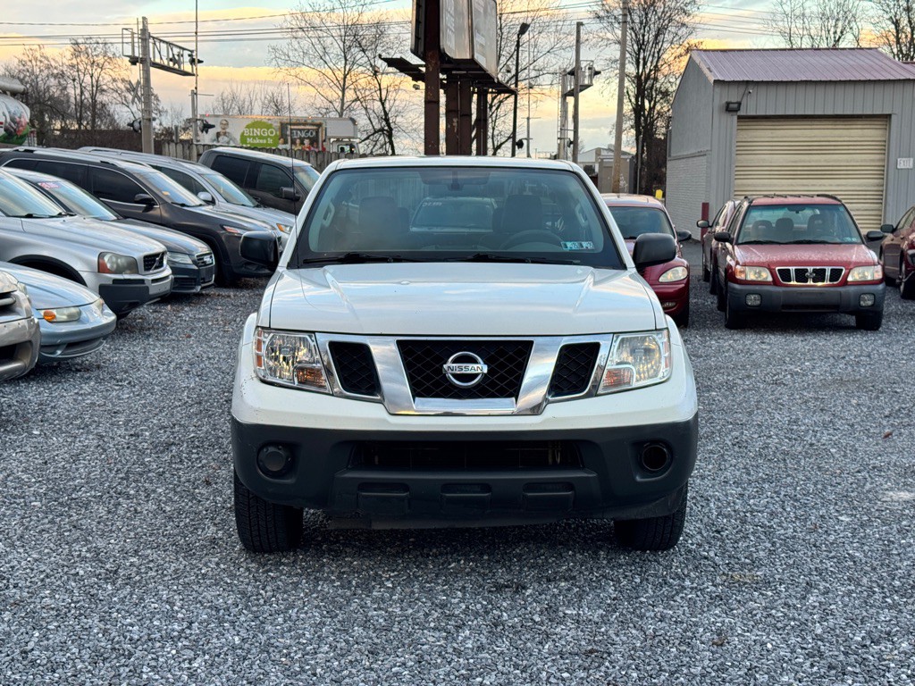 2016 Nissan Frontier Image 2