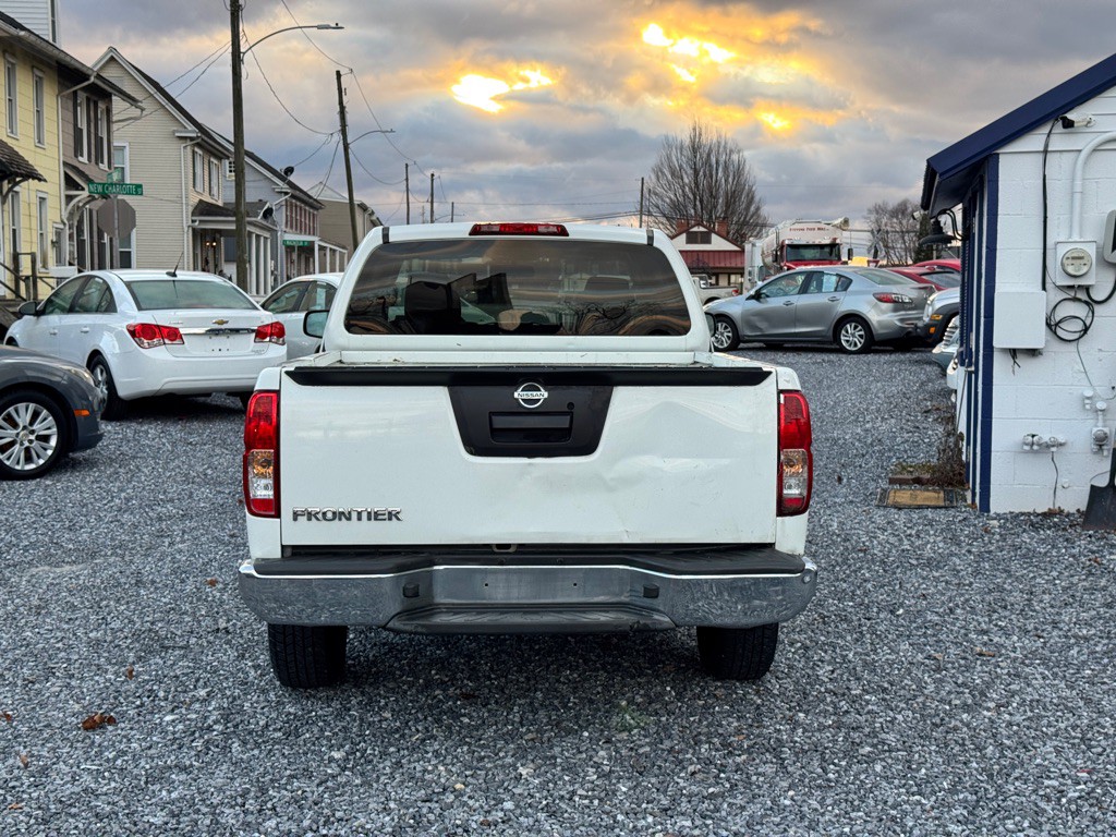 2016 Nissan Frontier Image 5