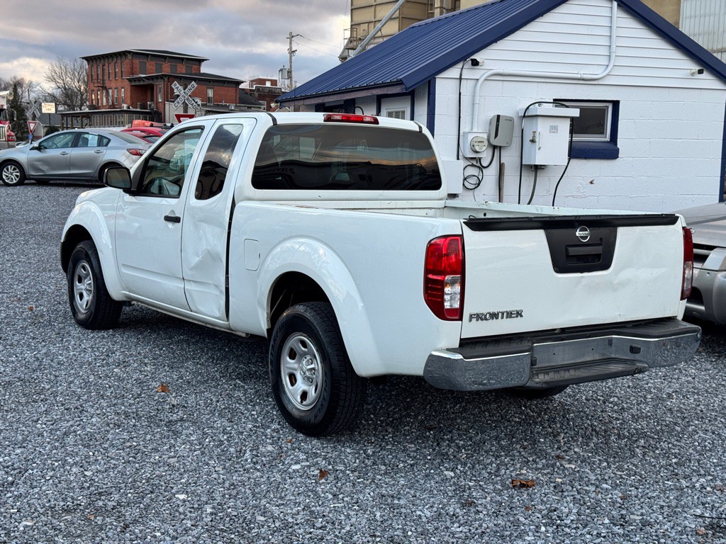 2016 Nissan Frontier Image 6