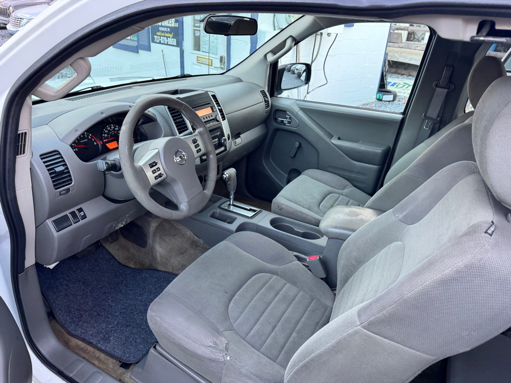 2016 Nissan Frontier Image 10