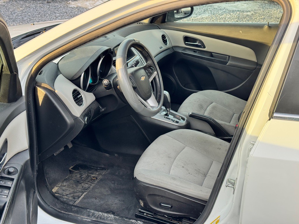 2014 Chevrolet Cruze Image 8