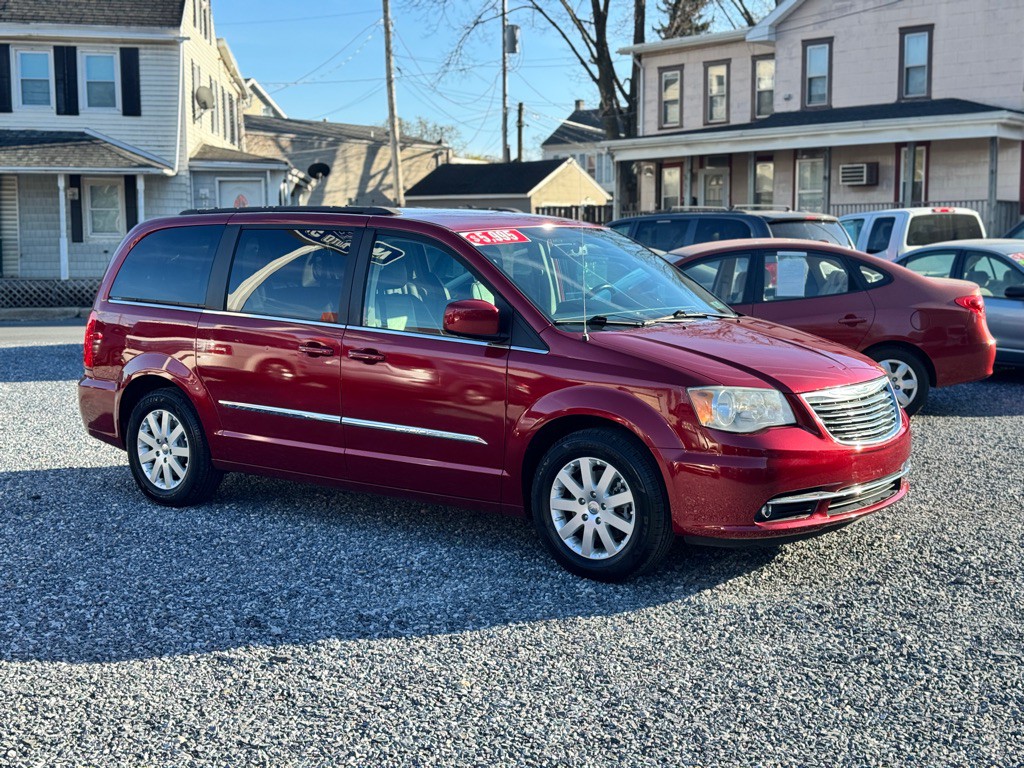2013 Chrysler Town & Country Image 4