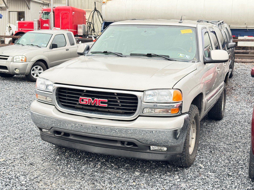 2005 GMC Yukon Image 1