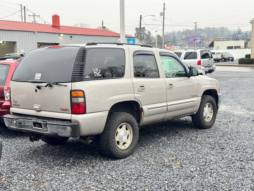 2005 GMC Yukon Image 3