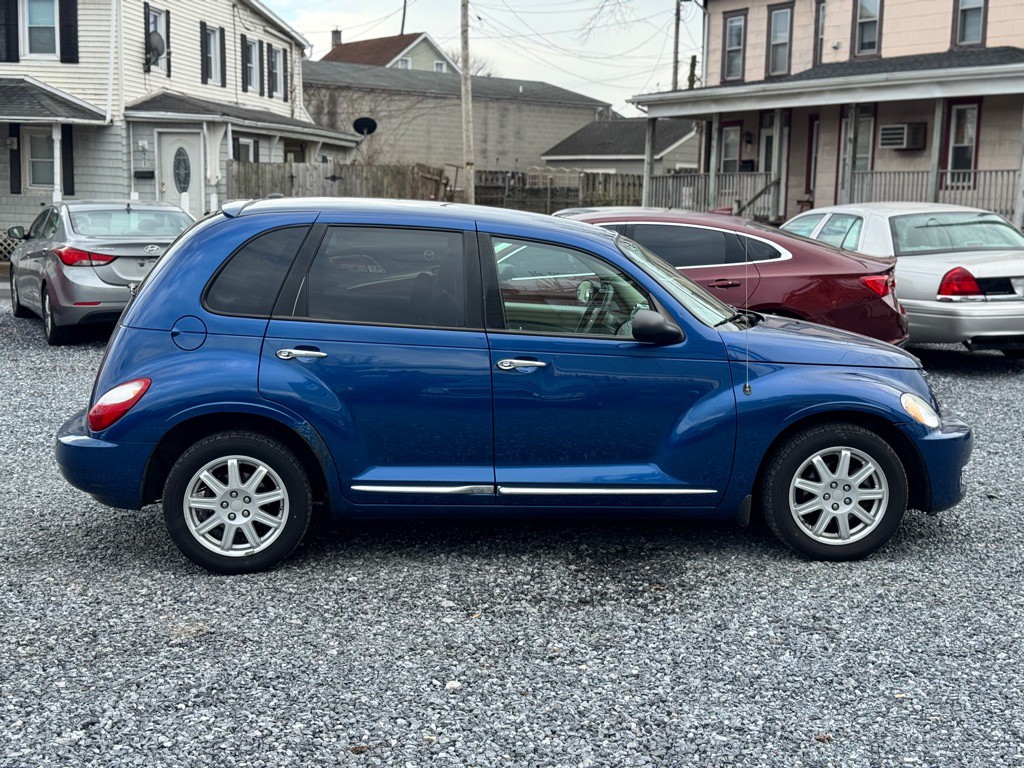 2010 Chrysler PT Cruiser Image 4