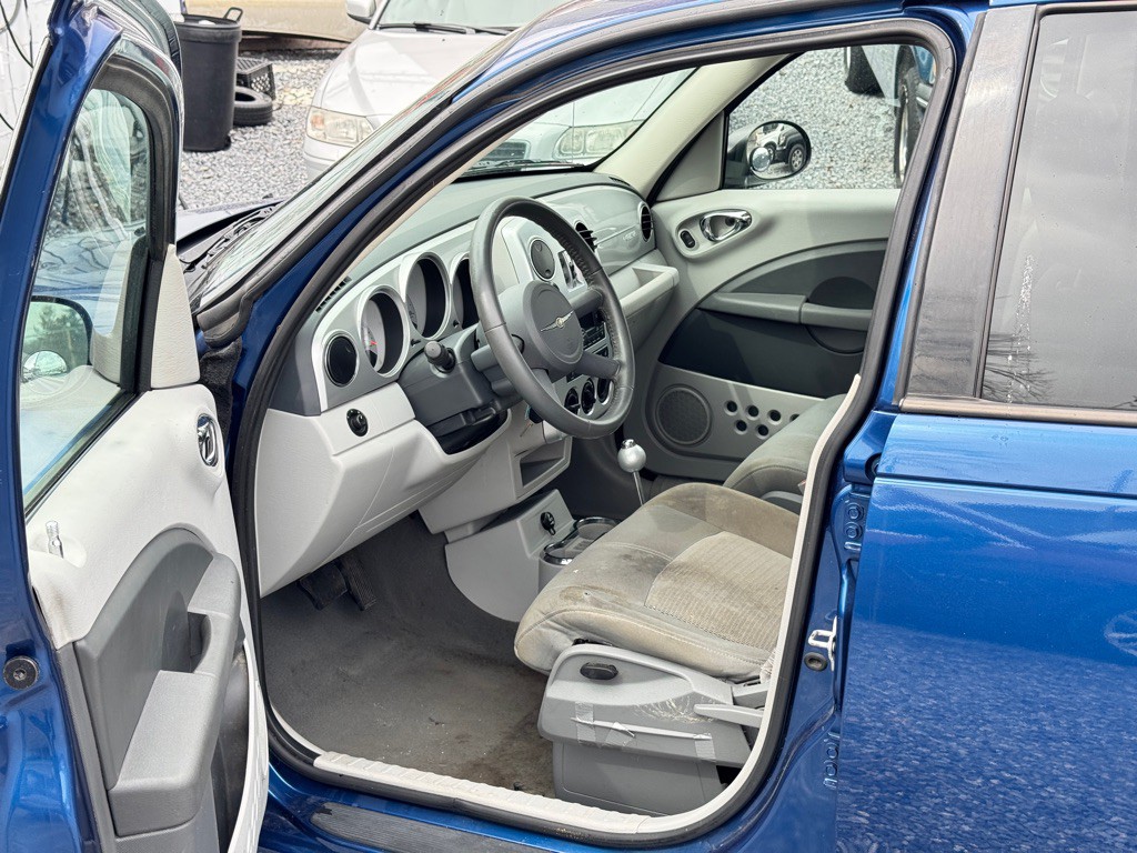 2010 Chrysler PT Cruiser Image 13