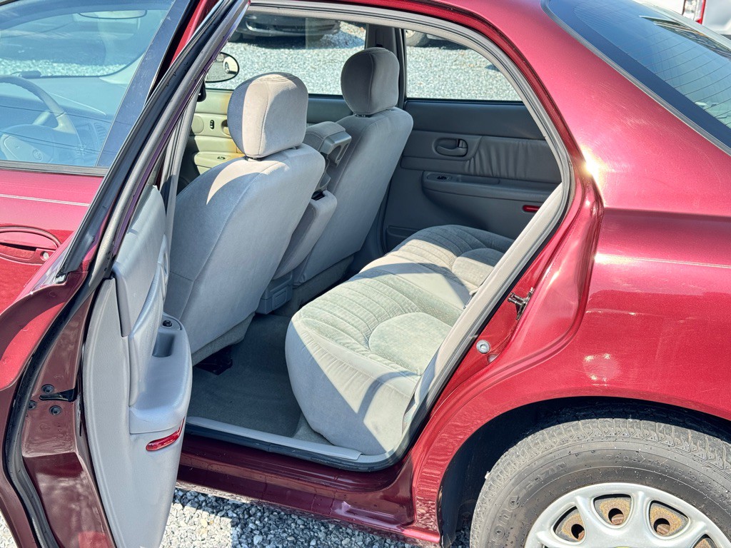 2001 Buick Century Image 10