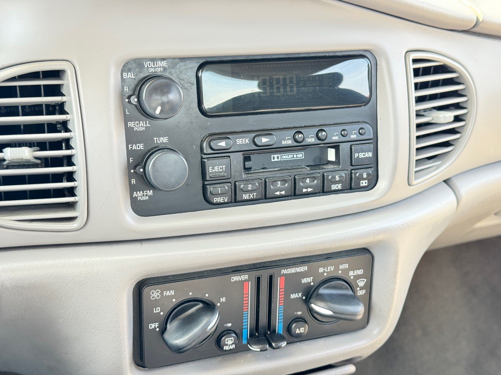 2001 Buick Century Image 13