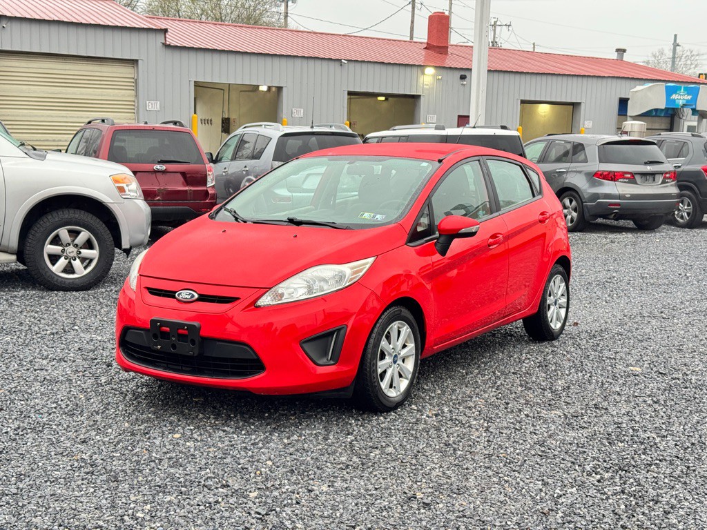 2013 Ford Fiesta Image 1