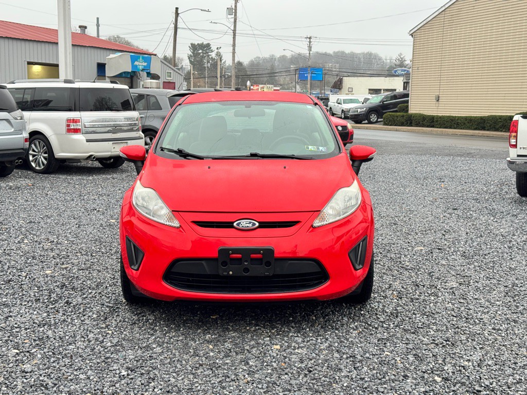 2013 Ford Fiesta Image 2