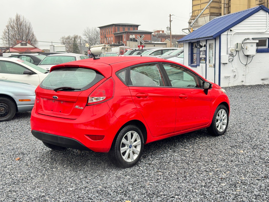 2013 Ford Fiesta Image 5