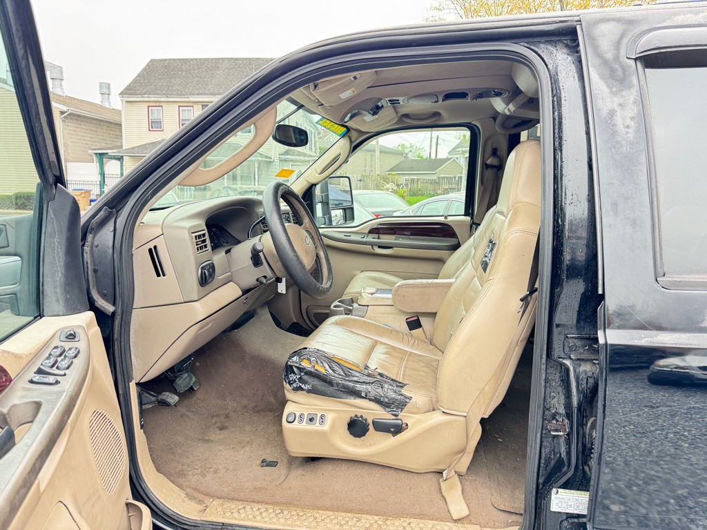 2004 Ford Excursion Image 8