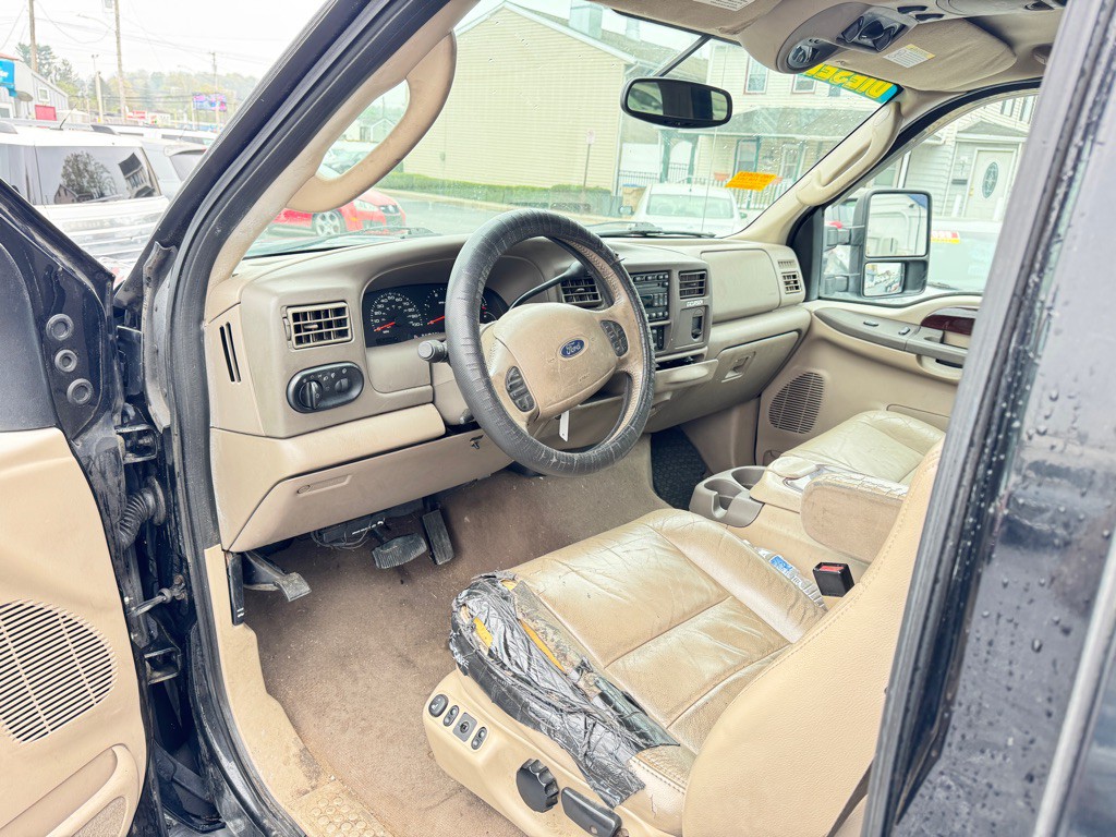 2004 Ford Excursion Image 9
