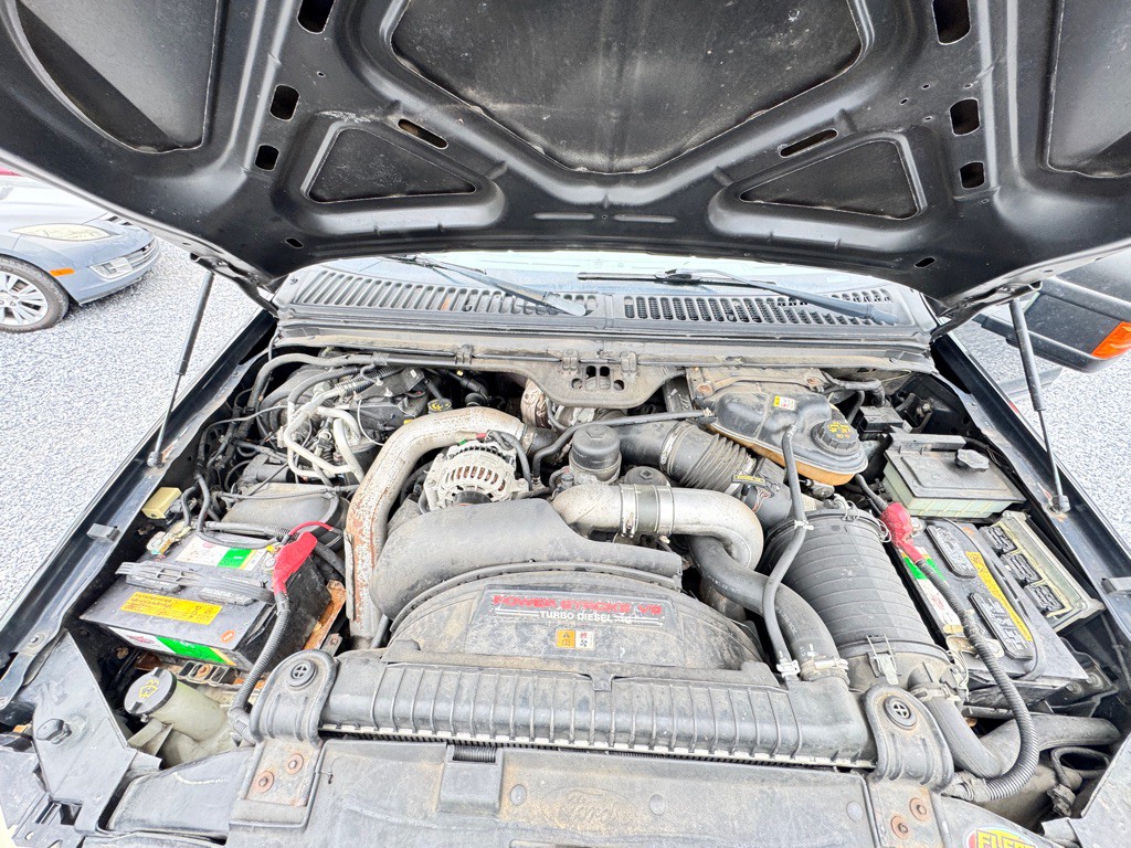 2004 Ford Excursion Image 17